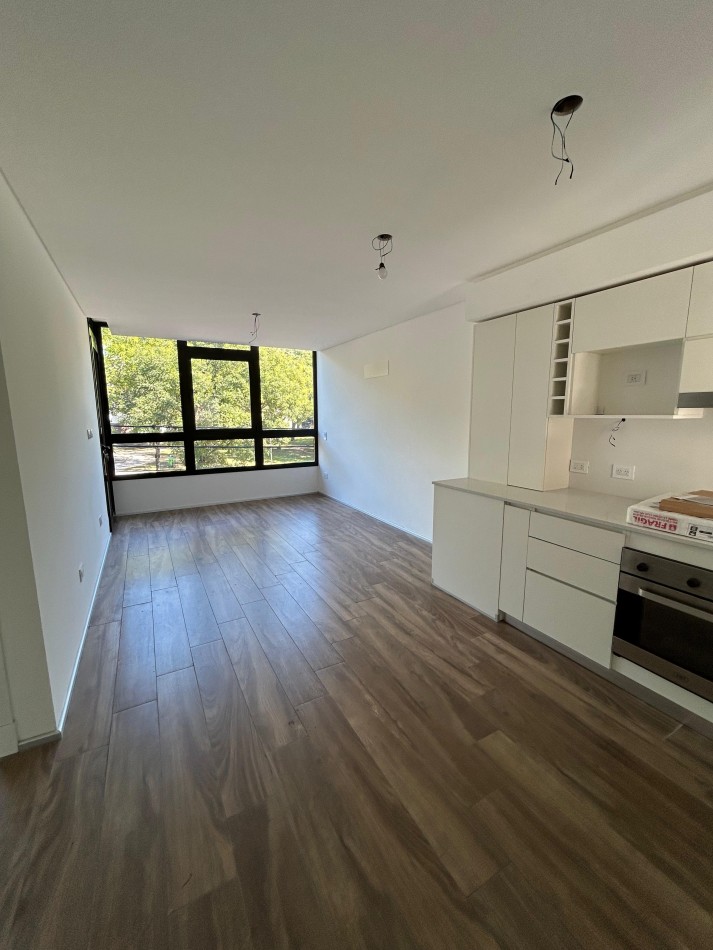 DEPARTAMENTO 2 AMBIENTES A ESTRENAR CON COCHERA. CHAUVIN