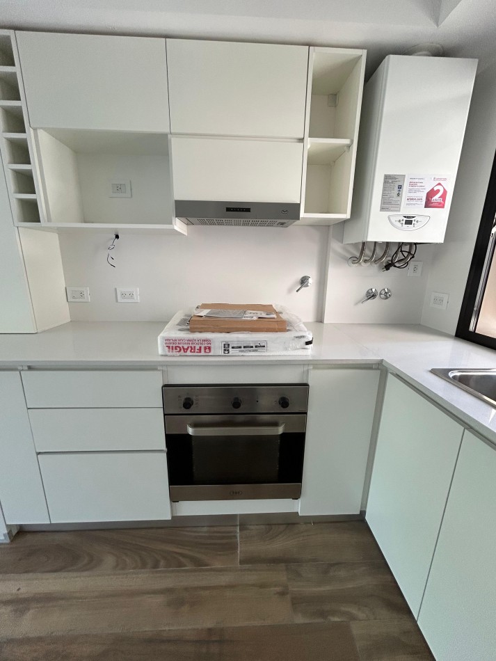 DEPARTAMENTO 2 AMBIENTES A ESTRENAR CON COCHERA. CHAUVIN