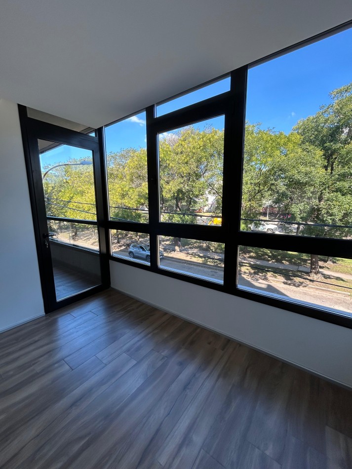 DEPARTAMENTO 2 AMBIENTES A ESTRENAR CON COCHERA. CHAUVIN