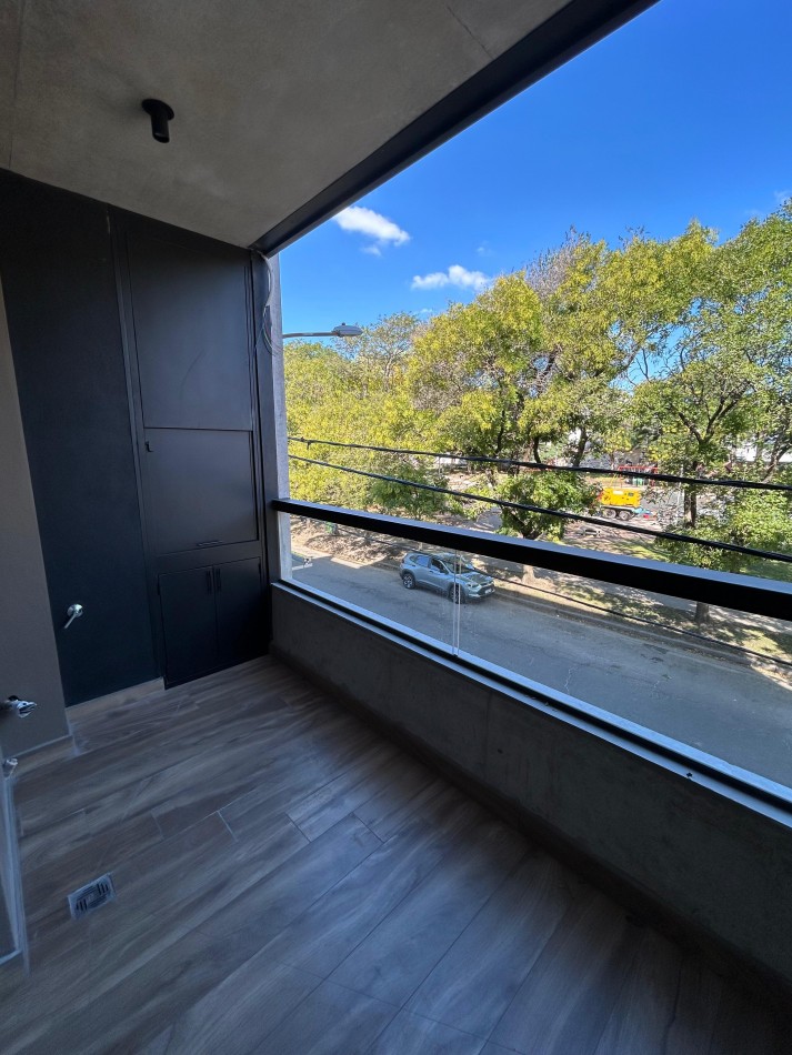 DEPARTAMENTO 2 AMBIENTES A ESTRENAR CON COCHERA. CHAUVIN