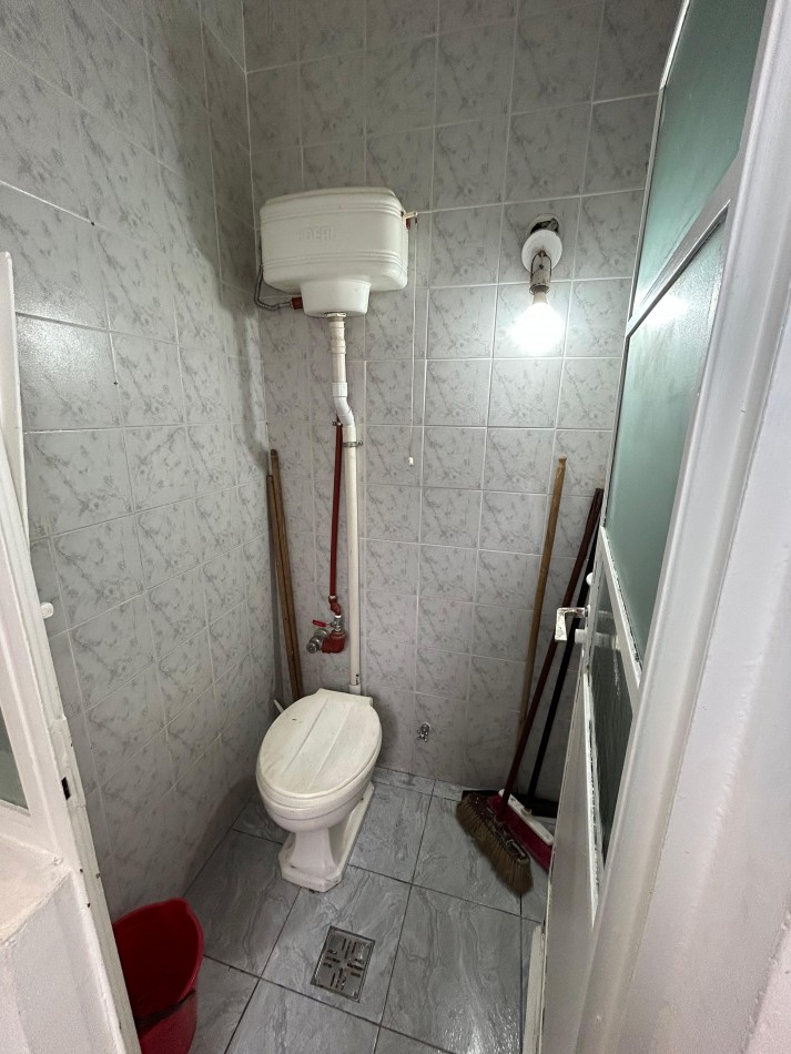 DEPARTAMENTO 3 AMBIENTES CON DEPENDENCIA. BALCON Y PATIO. CENTRO