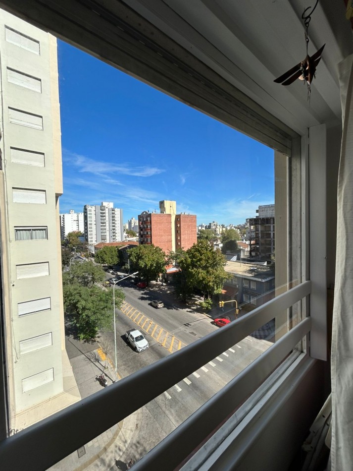 Departamento dos ambientes a la calle equipado. La Perla