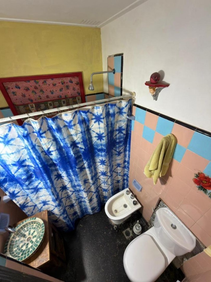 CASA 4 AMBIENTES CON COCHERA .PARQUE LURO