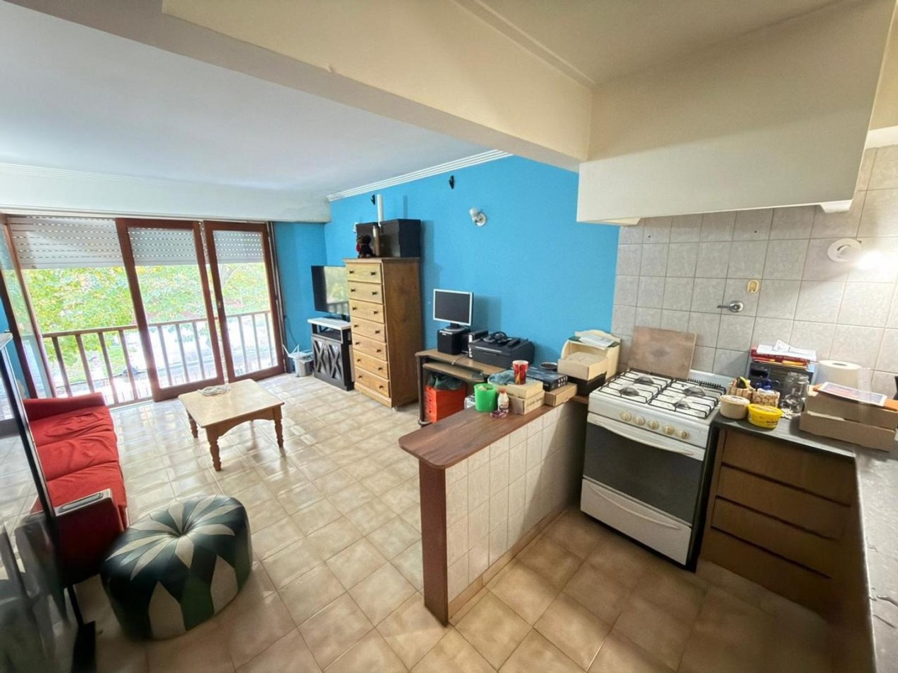 CASA 4 AMBIENTES CON COCHERA .PARQUE LURO