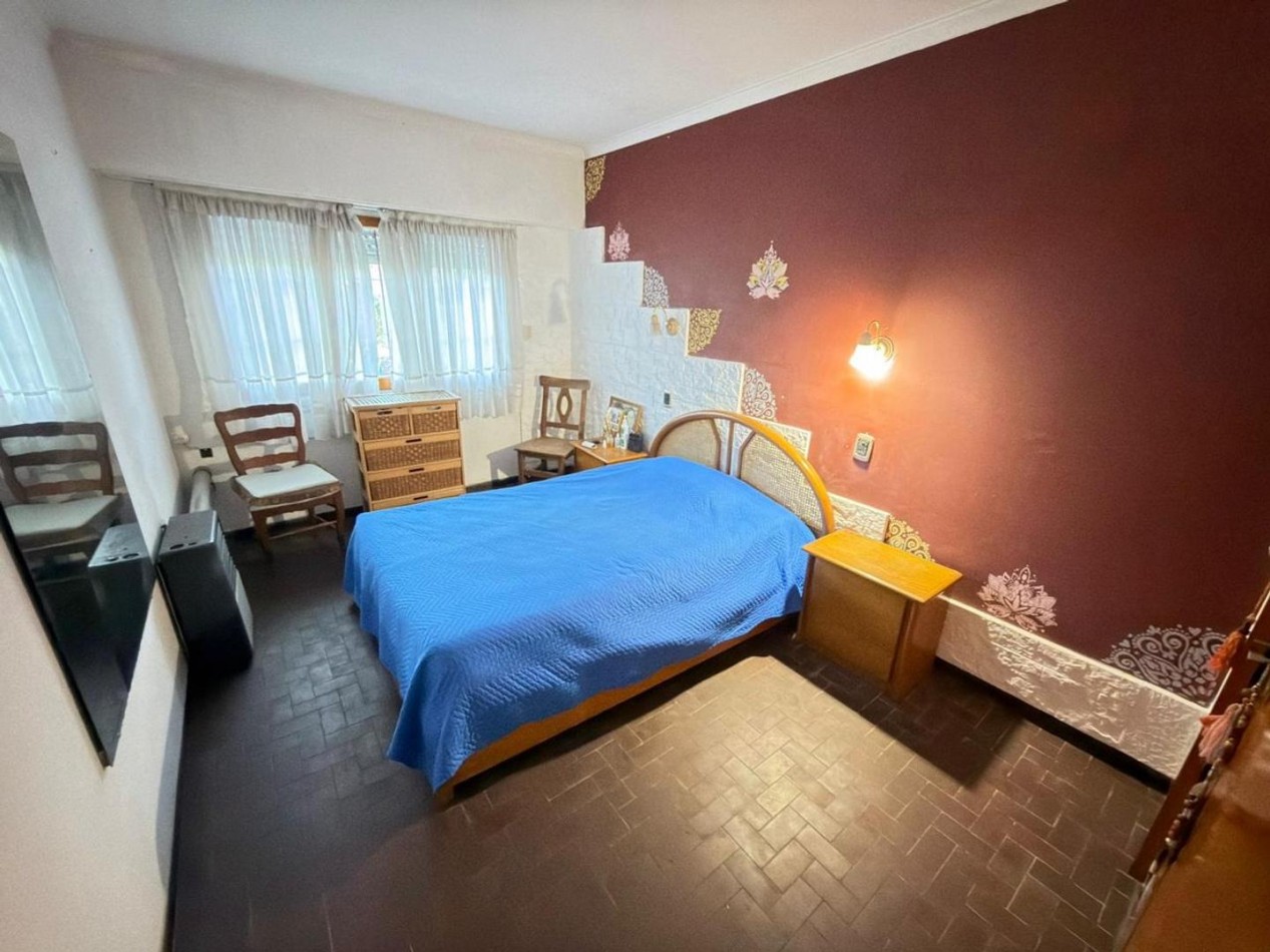 CASA 4 AMBIENTES CON COCHERA .PARQUE LURO