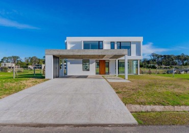 CASA 5 AMBIENTES CON PILETA.RUMENCO JOVEN