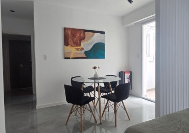 DEPARTAMENTO MONOAMBIENTE RECICLADO CON TERRAZA.PLAZA COLON