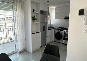 Departamento dos ambientes reciclado con balcon.