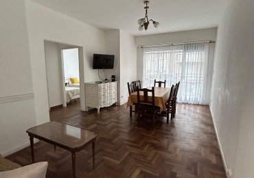 DEPARTAMENTO 3 AMBIENTES CON DEPENDENCIA. BALCON Y PATIO. CENTRO